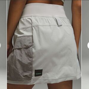 Lululemon Multi-Pocket Cargo High-Rise Hiking Skirt
Seal Grey